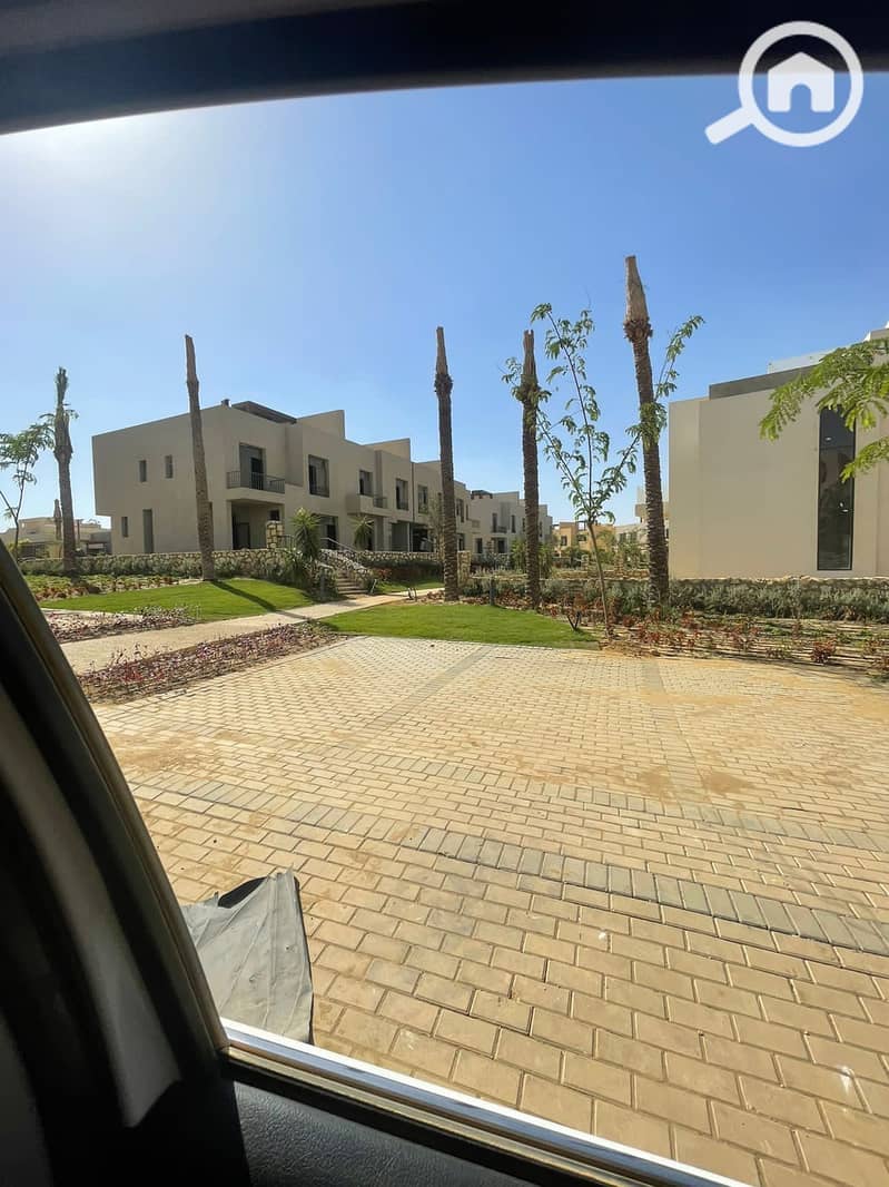 5 9255b356-e158-458b-8625-b2f4b7634fd2. jpeg