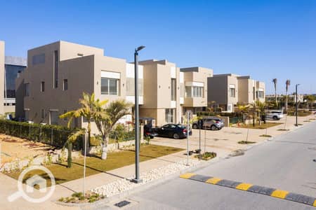 4 Bedroom Villa for Sale in 6th of October, Giza - photo_3_2024-12-05_15-08-18. jpg