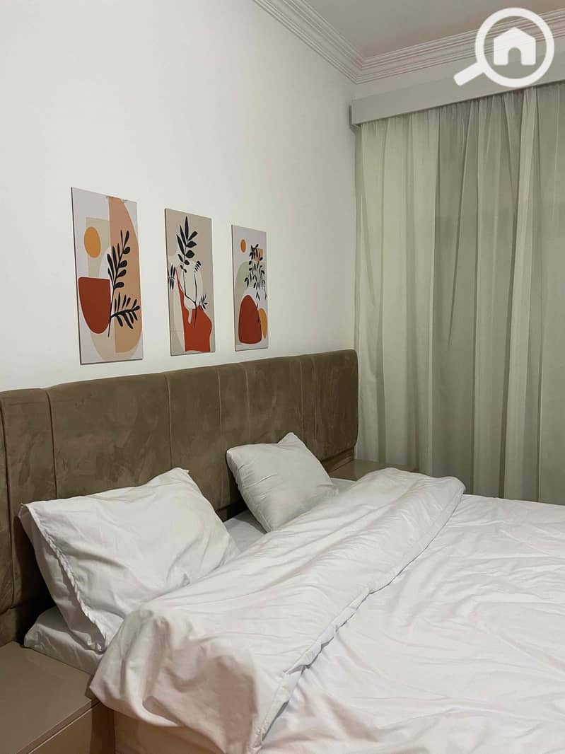 21 eeb0d012-ac3f-43e2-a1be-a7da5cef75d2. jpg