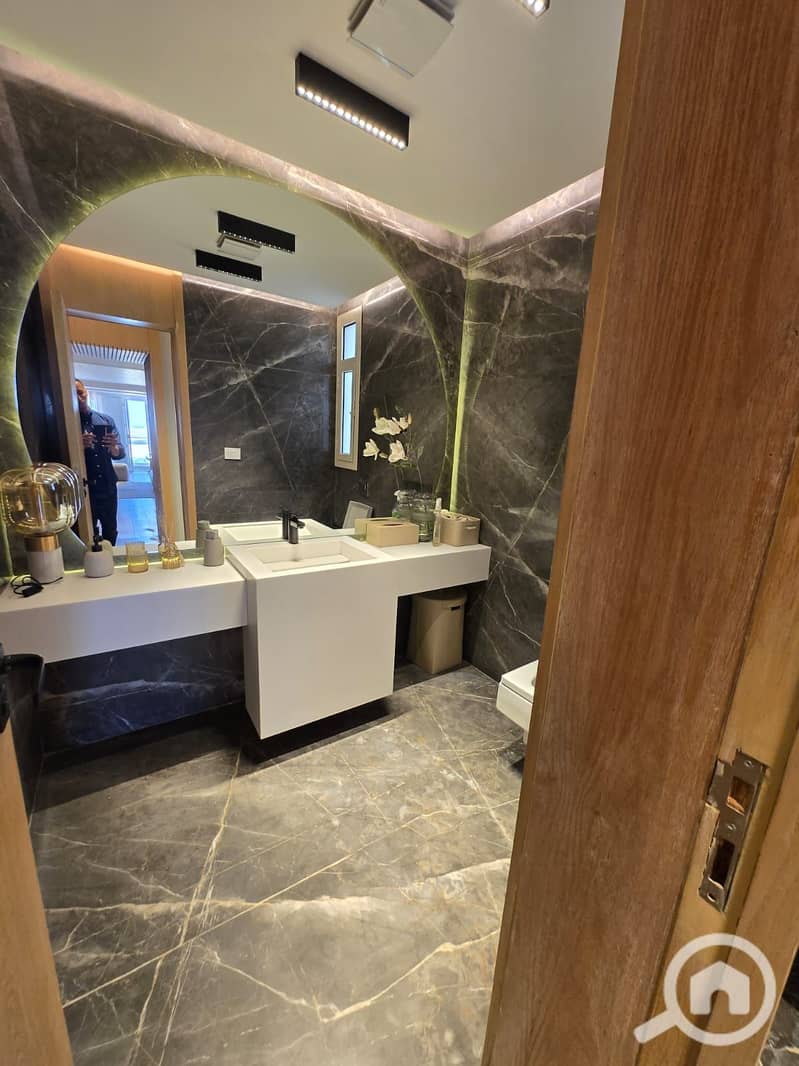 15 WhatsApp Image 2025-08-20 at 17.41. 42_3394ff1a - Copy. jpg