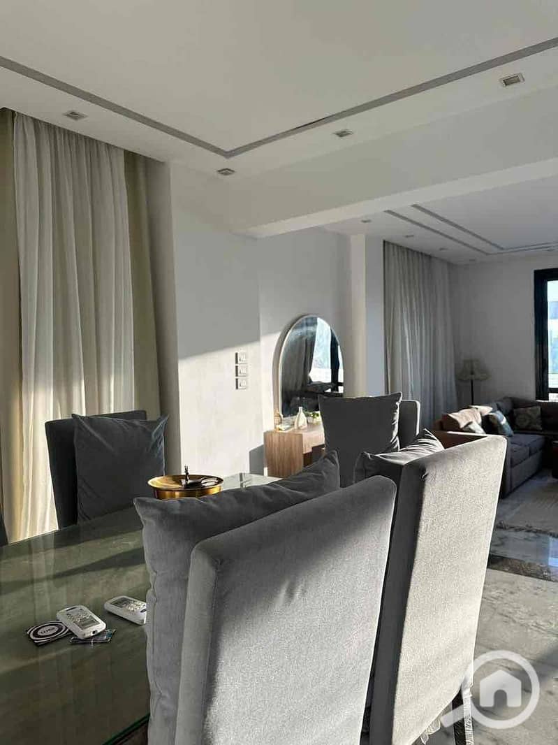 3 78ae2805-7cf3-421a-8a5f-e7f3493d94cf. jpg