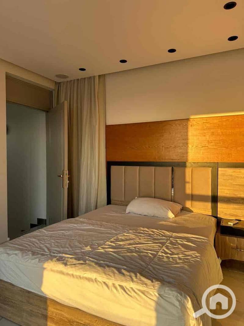 8 4ec19ee2-6e57-40c5-b93e-04fc4d42087d. jpg