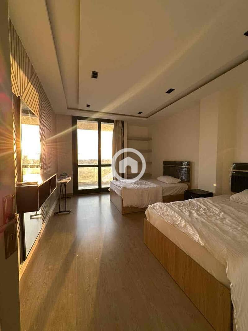 9 542c9750-29cd-42cd-a40e-b644ab4d9d1c. jpg