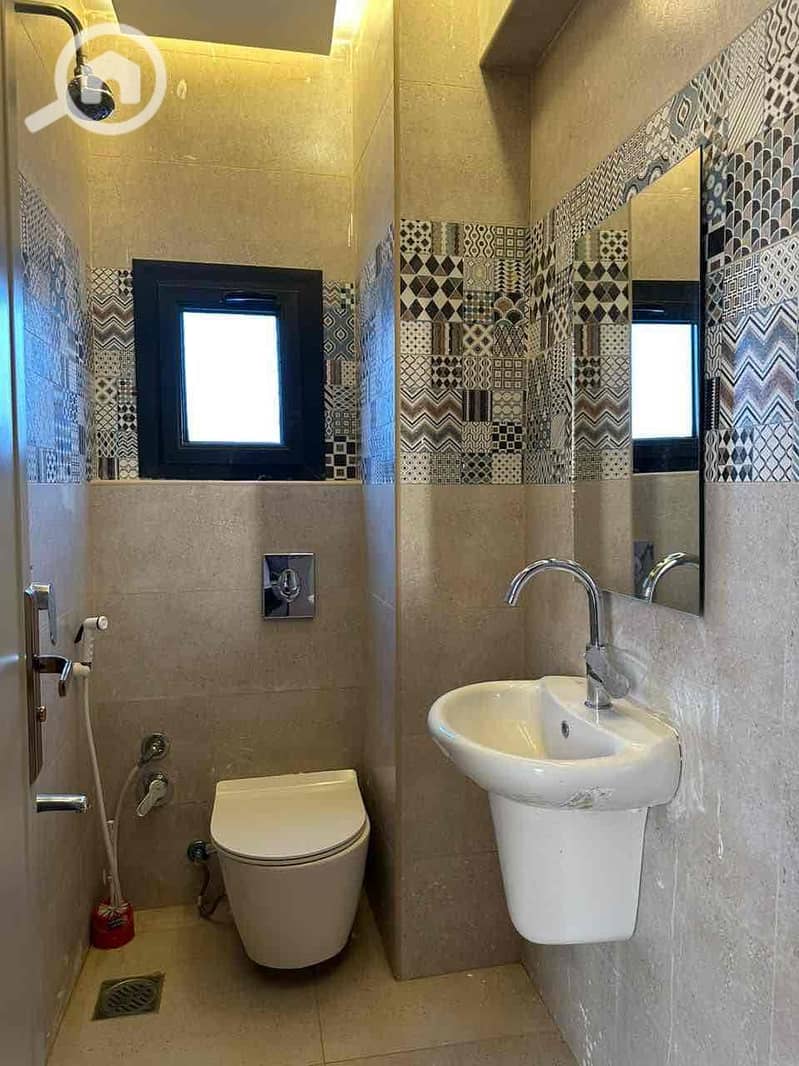 13 1250fd19-6f11-421a-aa49-844a8926b98b. jpg