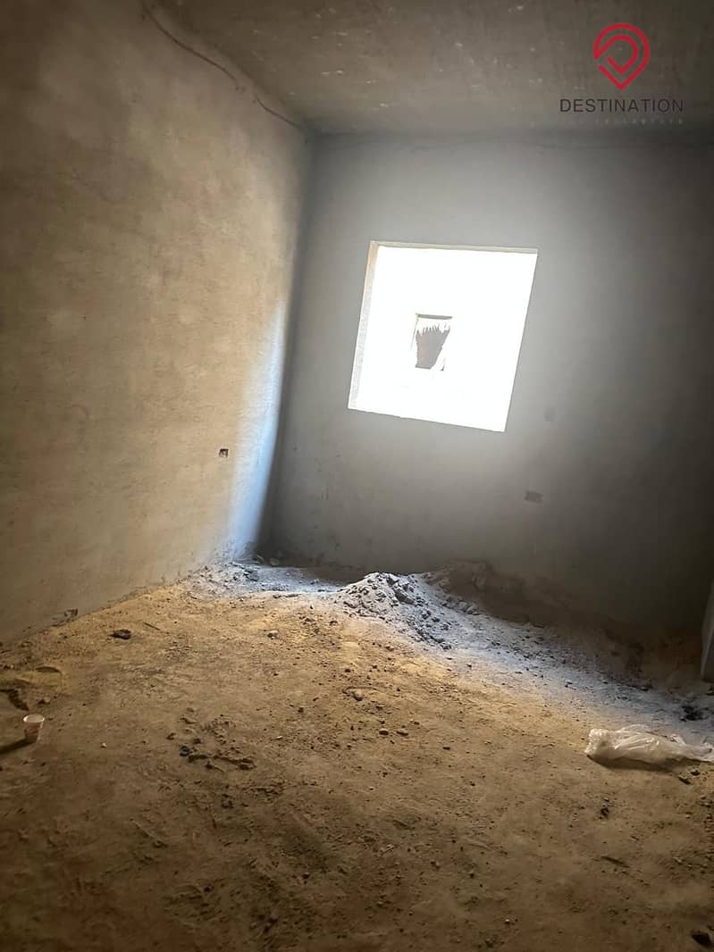 8 f4225d1b-93c1-42f0-8dd8-31bd13cc045a. jpg