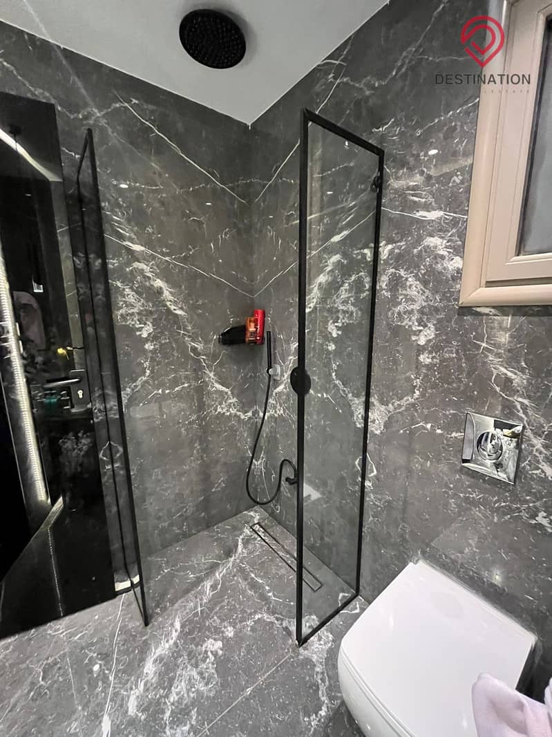 10 89800f1a-985a-4ba1-84b7-53c3c9de4dbe. jpg