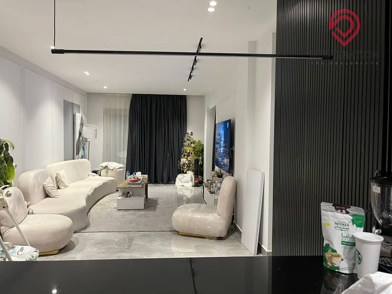 14 e59f4bcc-555c-438b-9e62-e3f077d77538. jpg