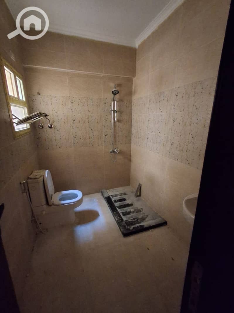 2 WhatsApp Image 2025-10-08 at 11.36. 11_5f4a5ee9. jpg