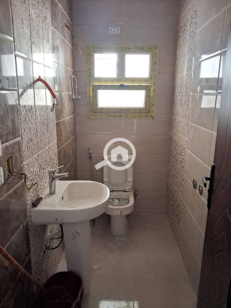 5 WhatsApp Image 2025-10-08 at 11.36. 13_5df9cfd9. jpg