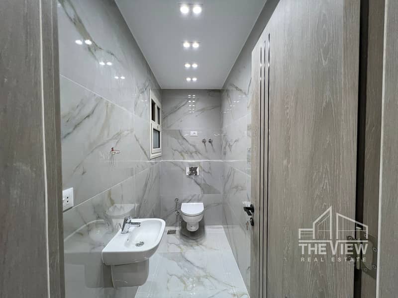 2 WhatsApp Image 2025-10-22 at 22.28. 05_aec0d192. jpg