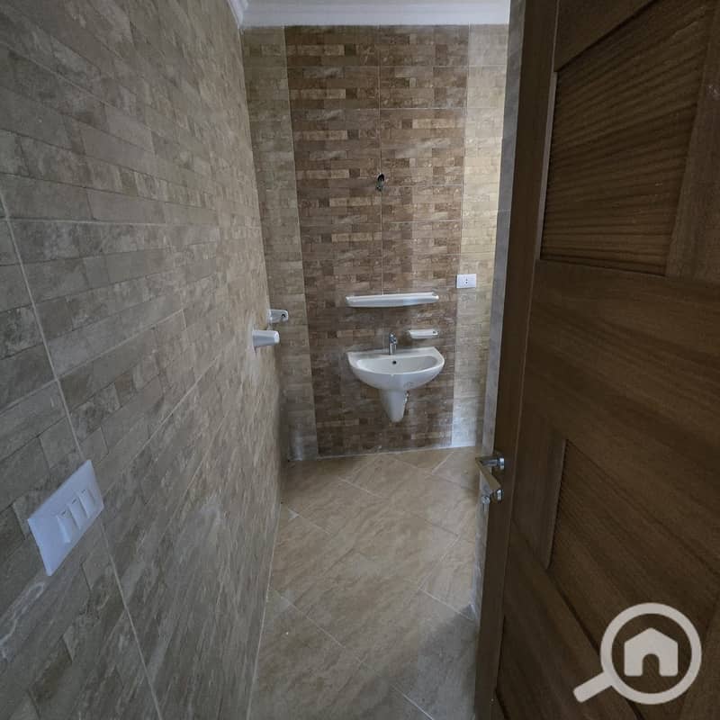 4 WhatsApp Image 2025-12-07 at 11.10. 07 AM. jpeg