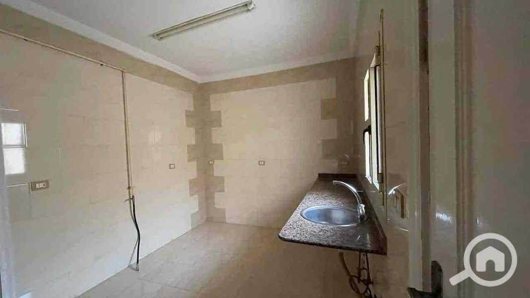 8 fc469a99-a1a6-4f7b-b895-b3a3185d77fc. jpg