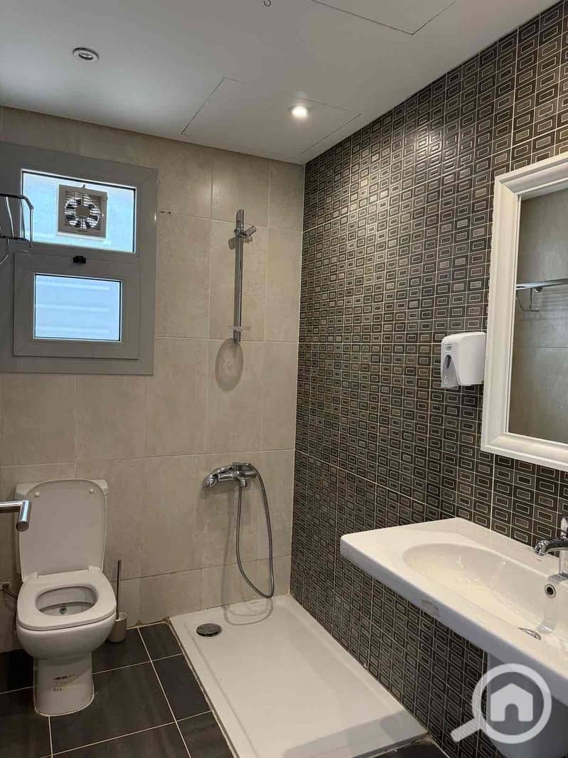 8 10182692-2a91-4f89-b63b-6d77f840ca82. jpg