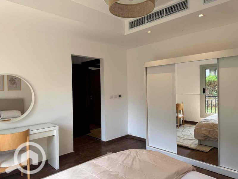 12 c1f6ec75-c4c6-400a-bb8a-82b90ec90c94. jpg