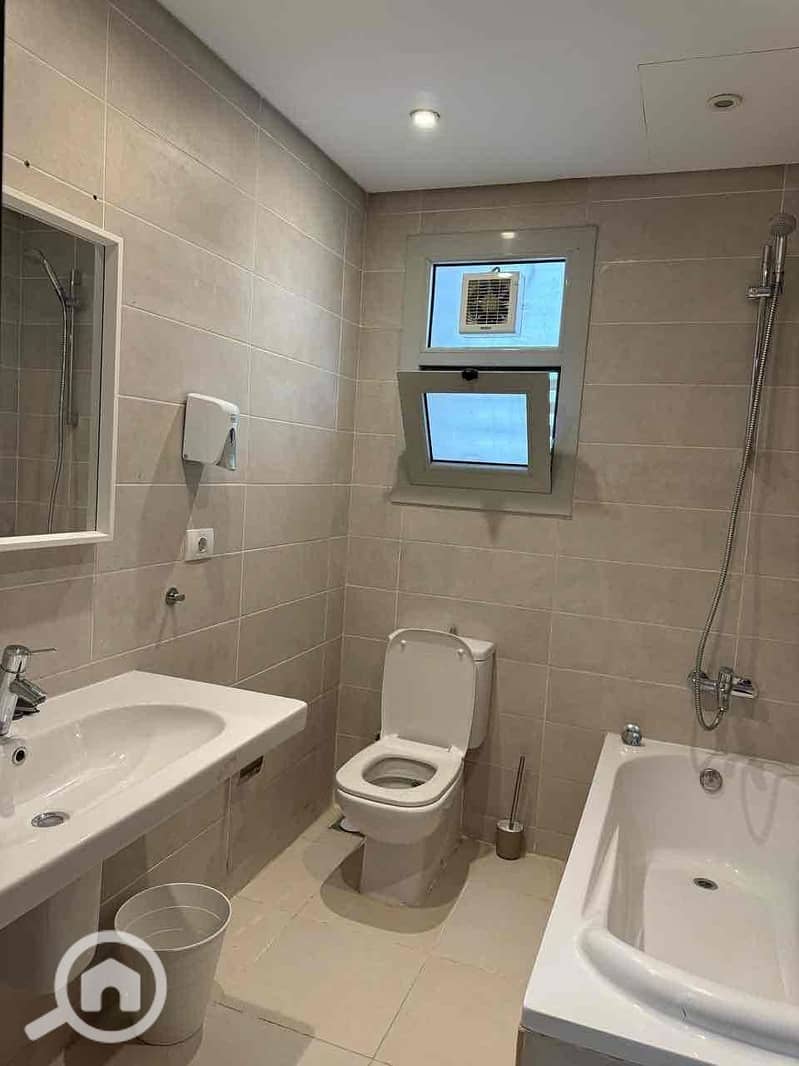 17 a1e71607-caa2-462b-8156-e302a4c6f509. jpg