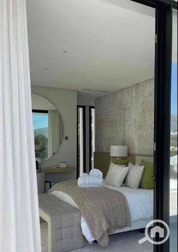 6 c912b806-ed01-46a4-a075-18bca41be2cc. jpg