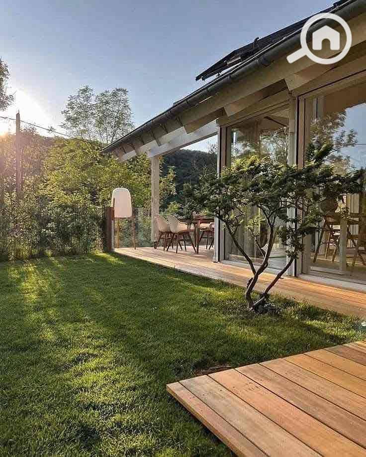 8 d9433f96-7faf-4f1f-9312-a3e8f49c4621. jpg