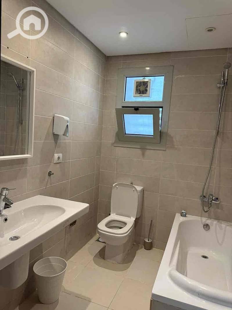 4 a1e71607-caa2-462b-8156-e302a4c6f509. jpg