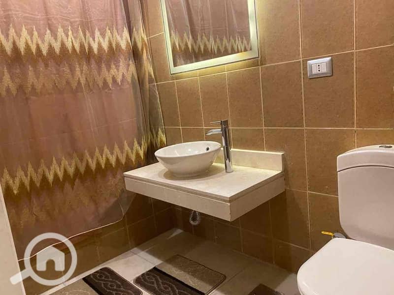 5 539792cf-bc30-434c-8d29-4621b8635405. jpg