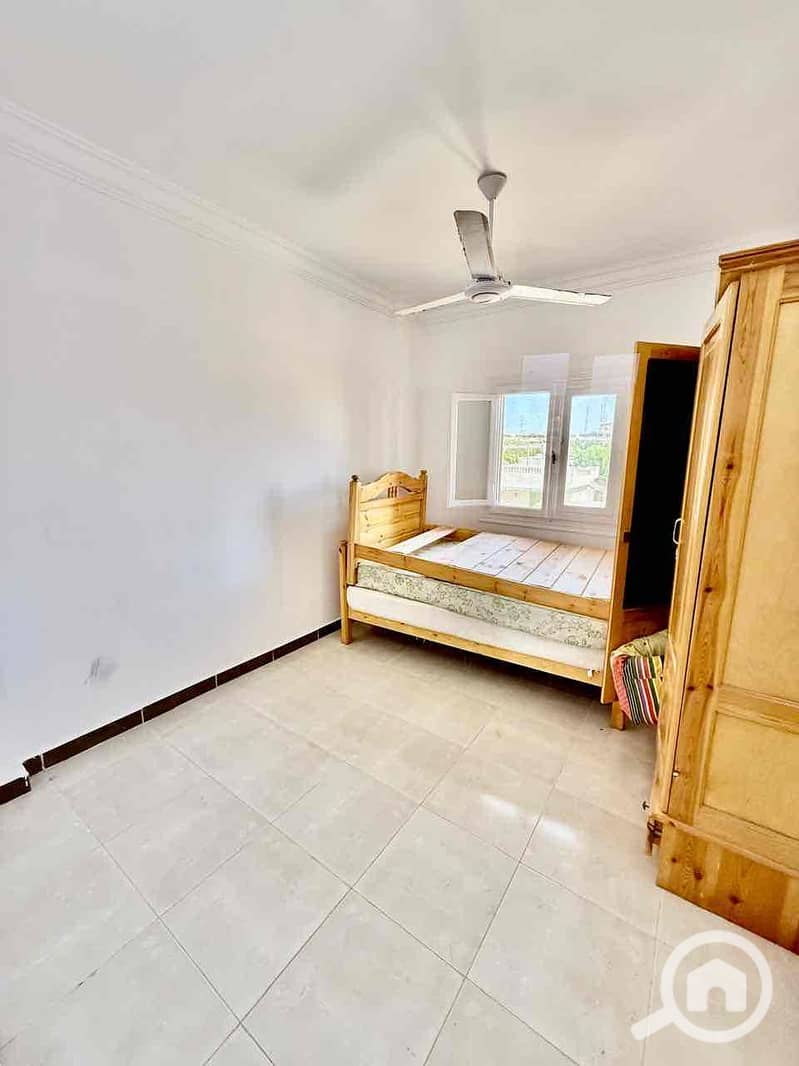 6 025525db-8d83-4853-8e61-1a15d14c6e67. jpg