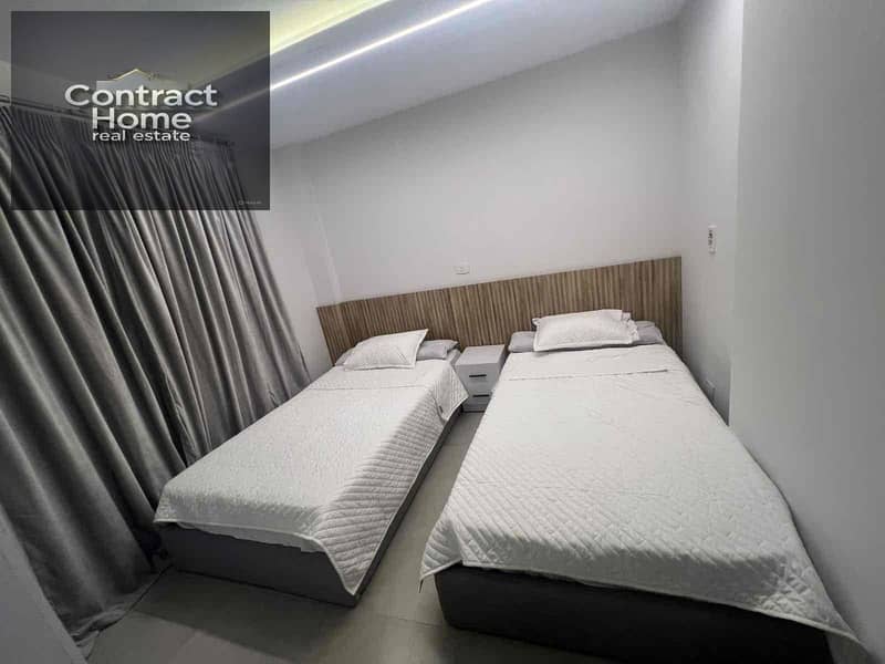 12 0339d6be-0877-40bb-bdcf-1733024e2081. jpg