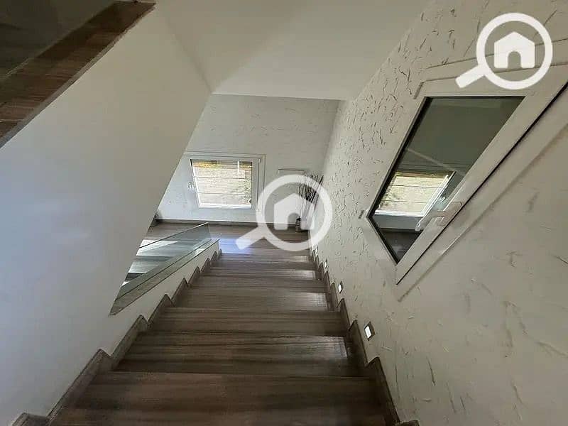 9 80dac7ff-07de-45f4-bc2d-ffe8d2da75b3. jpeg