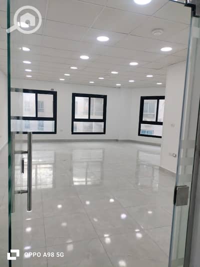 مکتب  للايجار في زهراء المعادى، القاهرة - IMG-20251204-WA0094. jpg