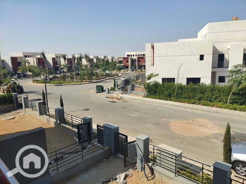 4 cf0335ca-cd3e-4baa-816e-2e22d576c636. jpg