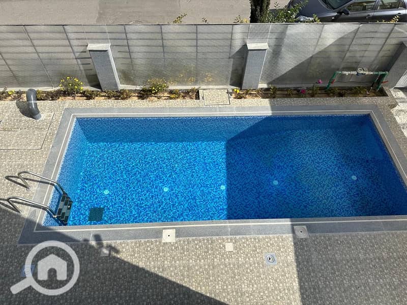 14 214e8a2f-87fc-4962-bc72-17a907d0bfa4. jpg