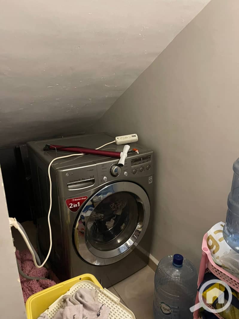 18 e795d4d0-f9d2-47b2-93c3-c3b47fabf015. jpeg