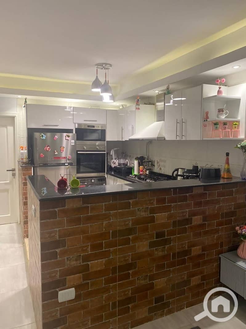 9 cfd0352b-984e-421c-a23c-1b3f0e4aaf77. jpg