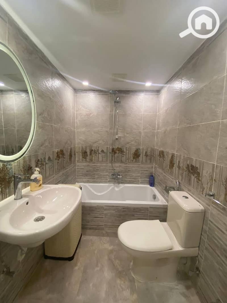 11 ec8db697-f3af-4230-abfc-c42211e3c147. jpg