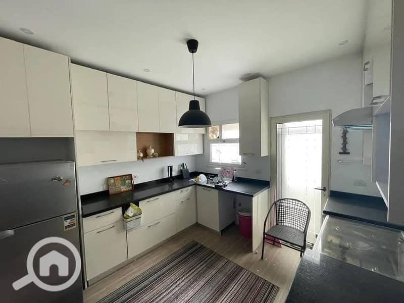 3 60e6a1e1-b1cc-4958-a6c7-e13d63ad8c6a. jpeg