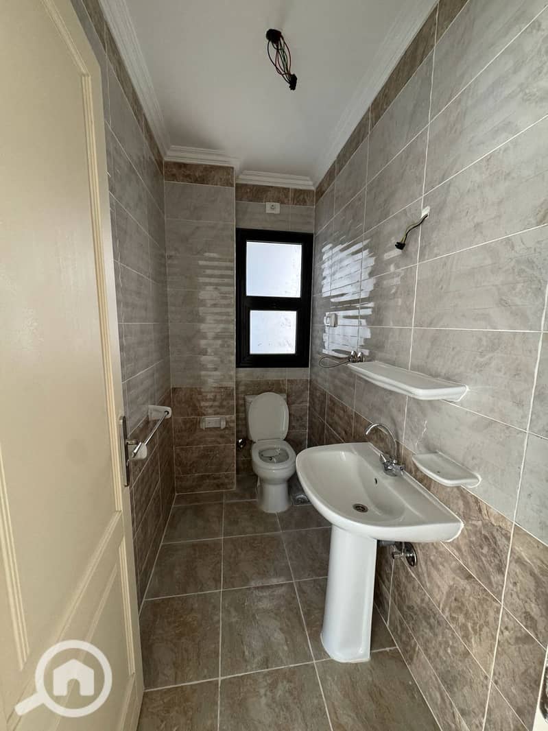 5 1d6d442e-19a2-451d-a1ce-dc2ba8ac70c2. jpg