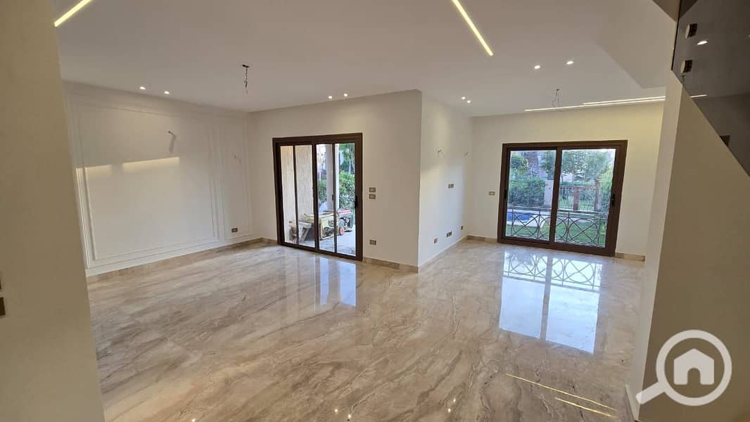 8 77bd6f1a-16c0-4d65-94b3-edd761f7c5b7. jpeg