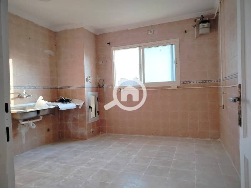 2 c638f2a8-357f-43fa-a48c-323af2bd90da. jpg