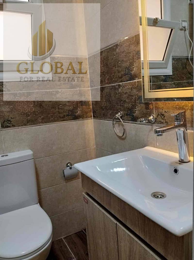 11 79873bf1-558c-450c-a0c2-ea54f7df1244. jpg