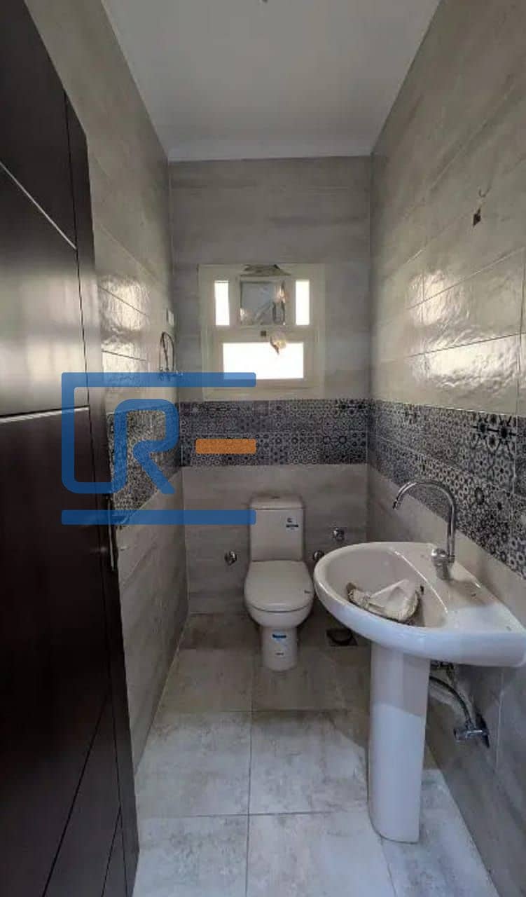 3 c8ccb195-8450-4b15-a35b-1ab1b9a3f103. jpg