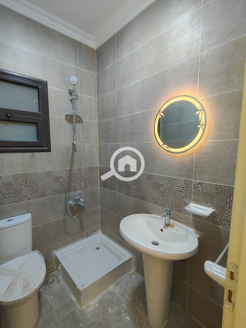 9 b2f11c30-cd96-4d25-8999-f855e7f065aa. jpg