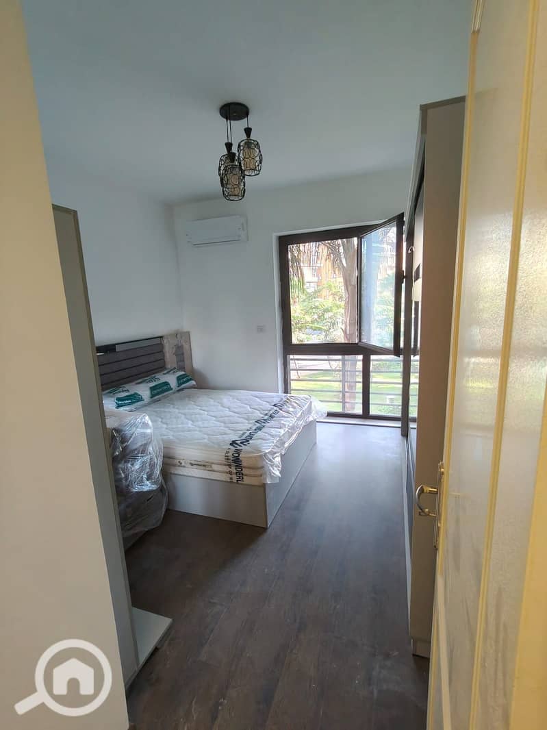 12 ccae8535-c7ca-4a94-ae99-5dc03a66d642. jpg