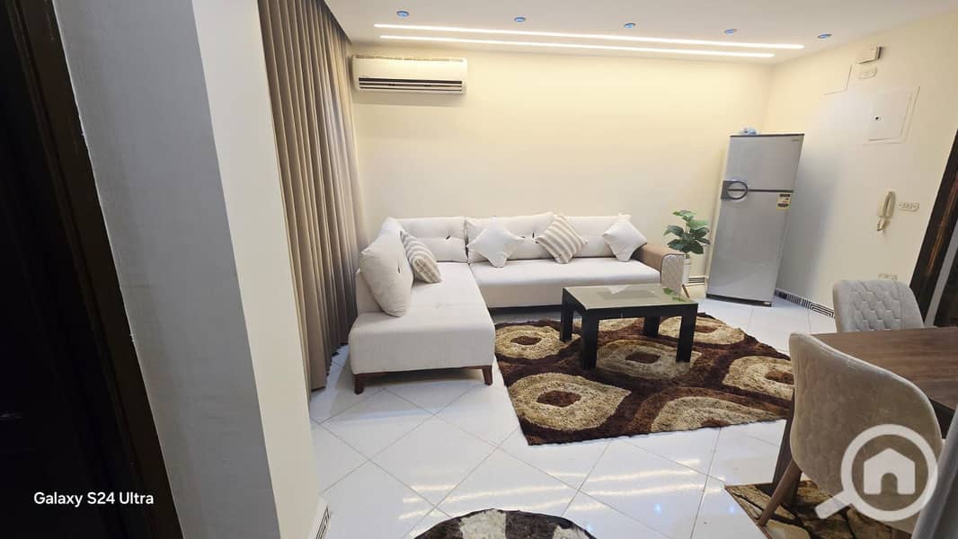 6 5fd0f7aa-1578-45e8-acf7-1612ce8f938a. jpeg