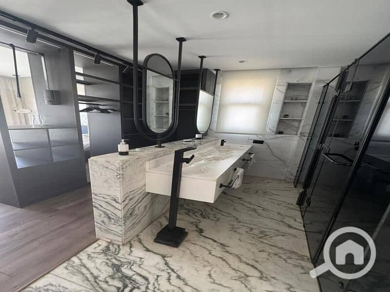 6 e2c1b4ef-af31-43d1-8ca6-8abbf7c33ec9. jpg