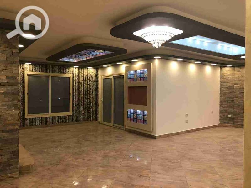 1000529213. jpg 1000529213. jpg