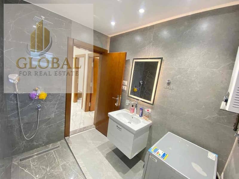 12 7414f67e-0023-4bff-b7f7-a38bfe78b250. jpg