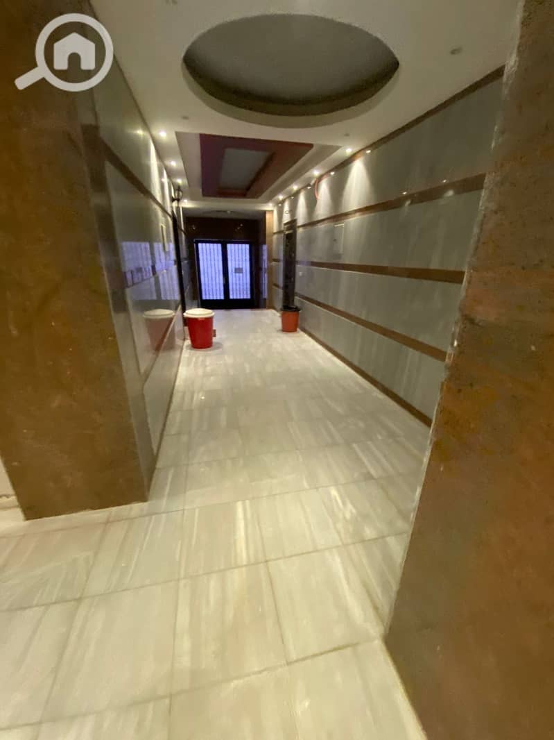 4 e084e389-386e-4fb9-99ca-eb8e9cb48f65. jpeg