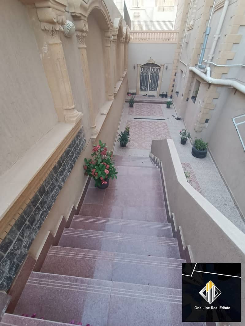 5 9429d8bc-b42c-497a-87e0-ac103eaba6a7. jpeg