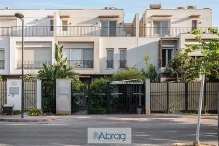 تاون هاوس 4 غرف نوم للايجار في الشيخ زايد، الجيزة - f0e6da0a-8966-406e-b8cf-6a2d13b821bb. jpeg