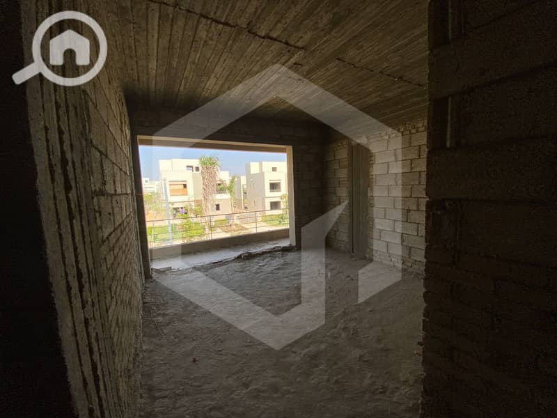 12 The Crown 12. jpg