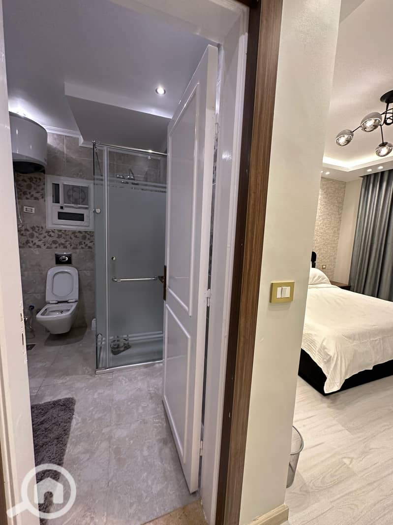 6 5b371e64-c631-42b9-8b6c-4d064c5b2d28. jpeg