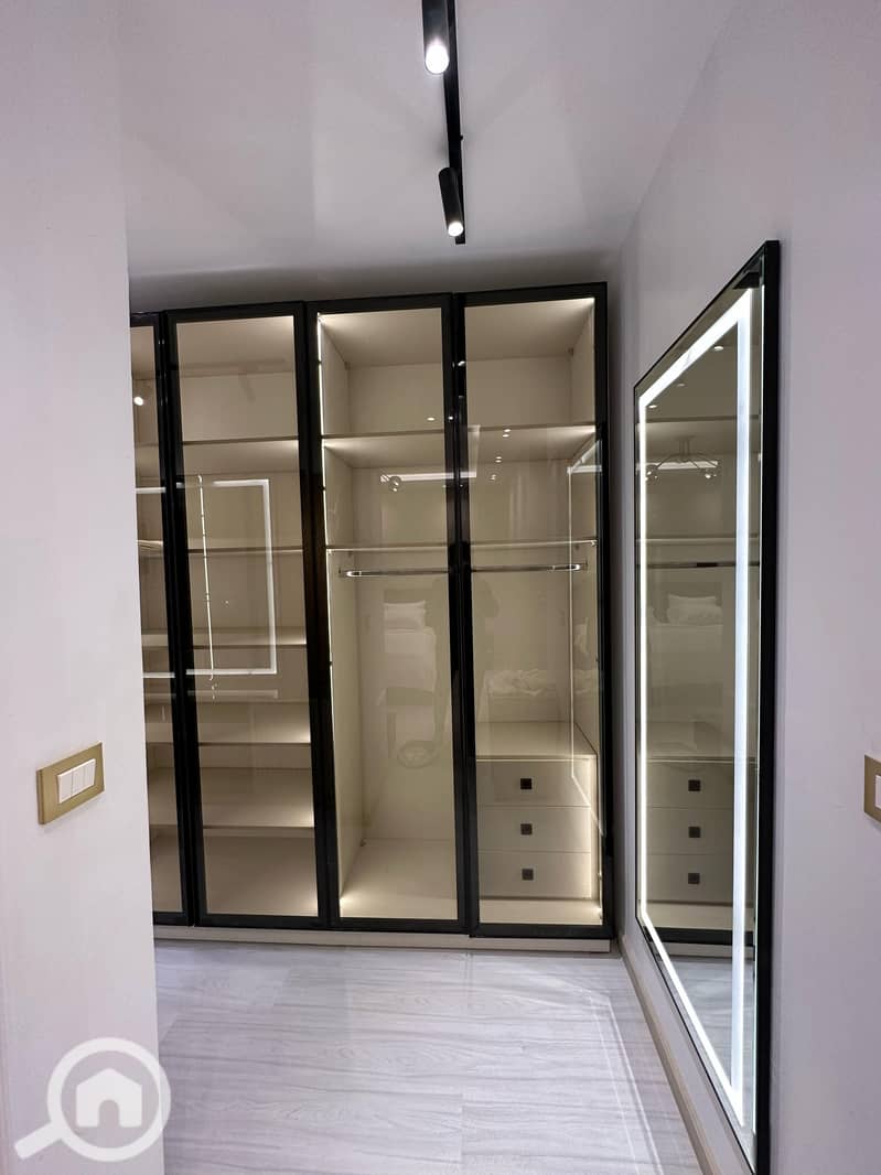 22 b1b435b2-98d8-4b65-b8dd-dbd62d49abdd. jpeg